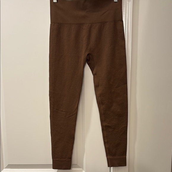 JoyLab Brown Leggings and Crop Top Set - Picture 4 of 5